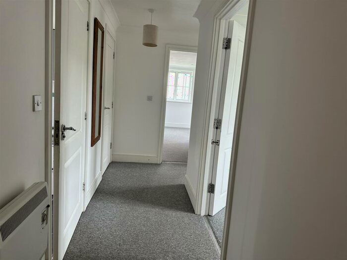 2 Bedroom Apartment To Rent In Weetmans Drive, Colchester, CO4