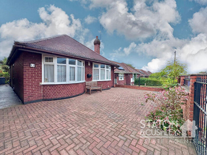 2 Bedroom Detached Bungalow For Sale In Hartley Road, Kirkby-in-ashfield, NG17