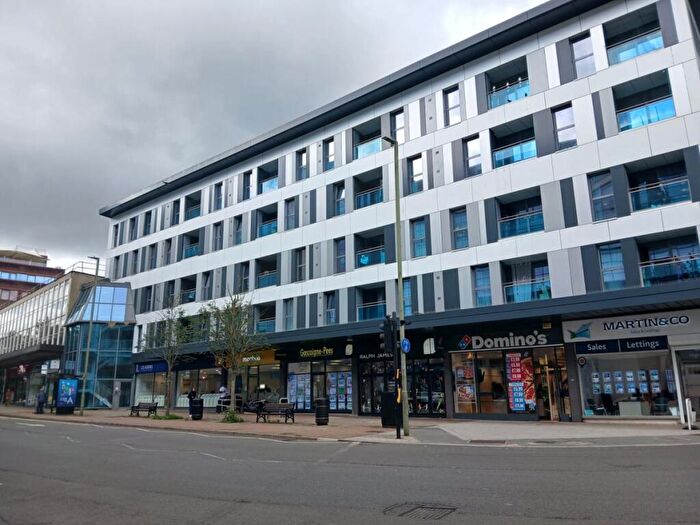 1 Bedroom Apartment To Rent In High Street, Redhill, RH1