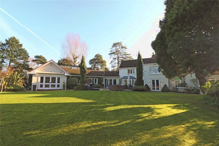 6 Bedroom Detached House For Sale In Aldenham Road, Letchmore Heath, Hertfordshire, WD25