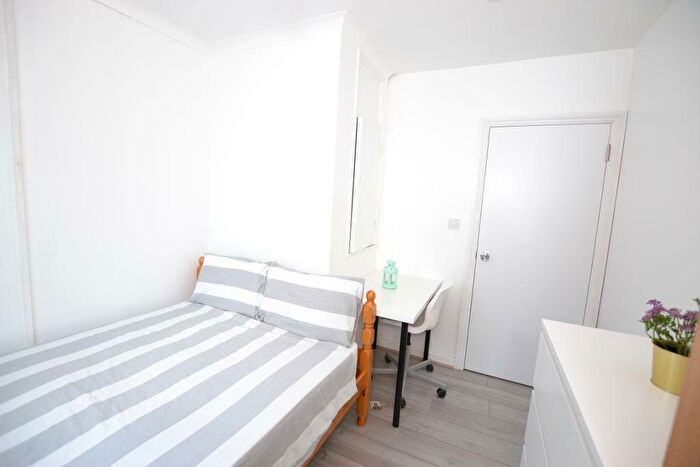 1 Bedroom Detached House To Rent In Redmans Road, London, E1