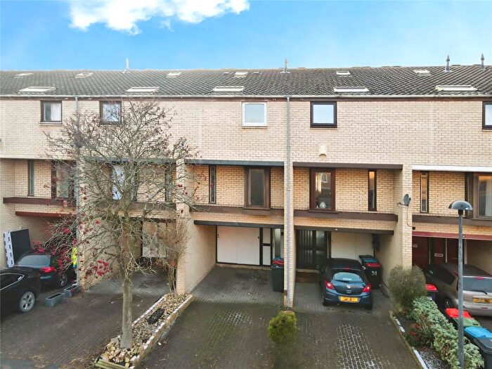 4 Bedroom Terraced House For Sale In North Twelfth Street, Milton Keynes, Buckinghamshire, MK9