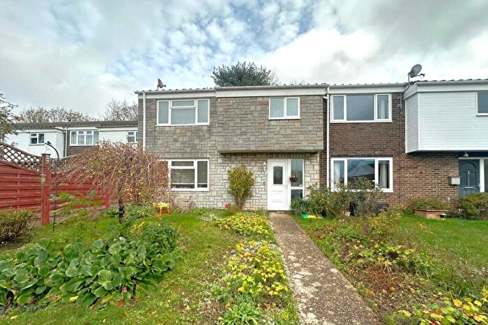 3 Bedroom End Of Terrace House For Sale In Cambrian Way, Basingstoke, Hampshire, RG22