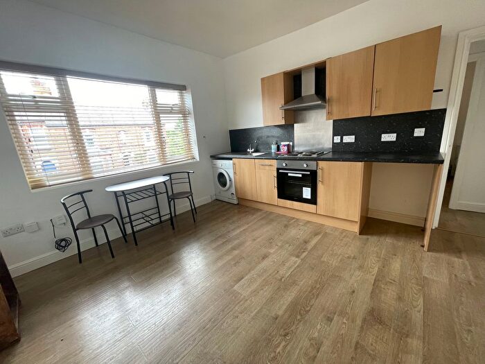 1 Bedroom Flat To Rent In Flat, Albert Road, Retford, Notts, DN22