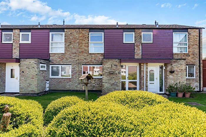 Terraced House For Sale In Millfield, New Ash Green, DA3