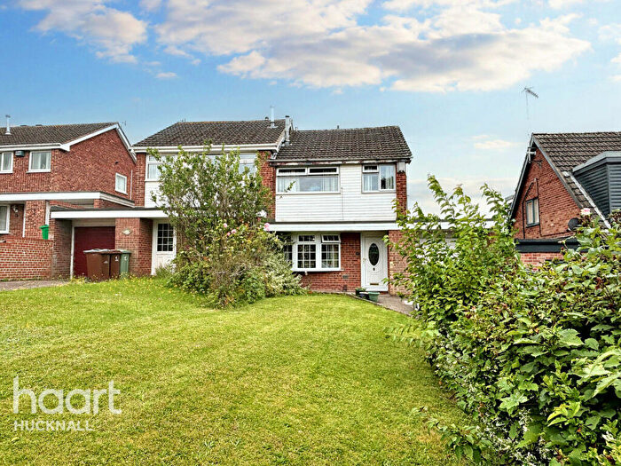 3 Bedroom Semi Detached House For Sale In Torkard Drive, Nottingham, NG5