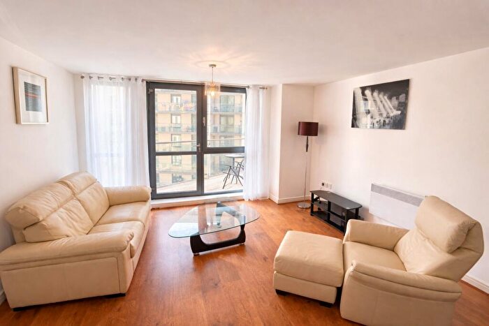 2 Bedroom Flat To Rent In Centenary Plaza, Holliday Street, Birmingham, B1