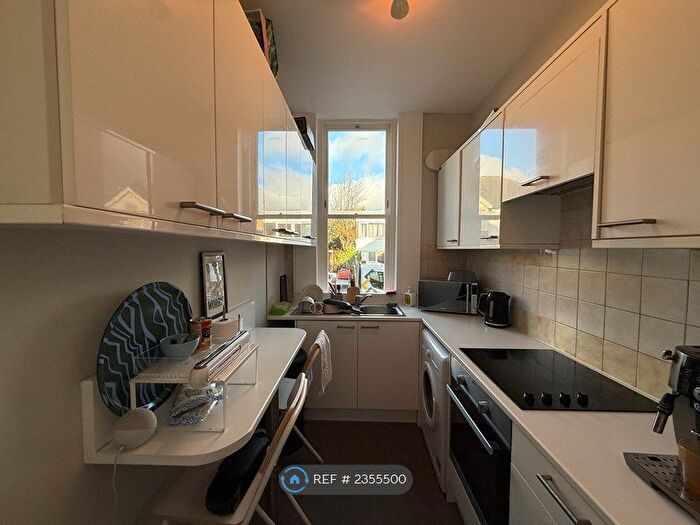 1 Bedroom Flat To Rent In Montserrat Road, Putney, SW15