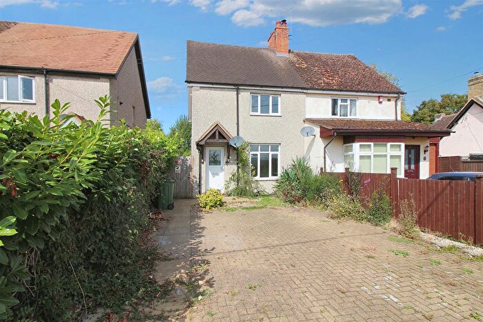 3 Bedroom Semi-Detached House For Sale In Eaton Bray Road, Northall, Dunstable, LU6