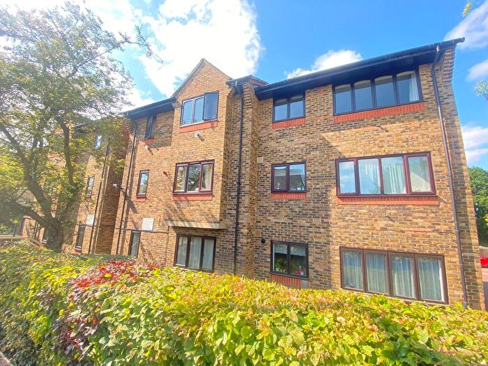 1 Bedroom Flat To Rent In Chiltern View Road, Nijinsky House, UB8