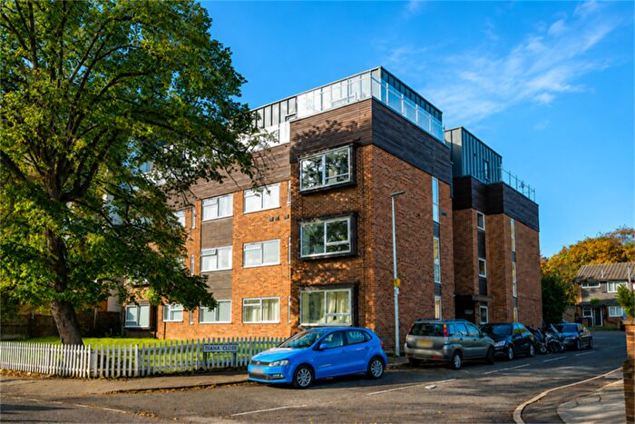 2 Bedroom Apartment To Rent In Diana Close, South Woodford, E18