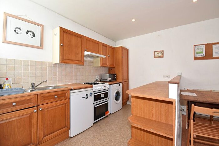 3 Bedroom Flat To Rent In New Street, Falmouth, TR11