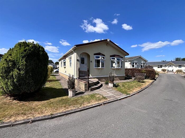 2 Bedroom Mobile/park Home For Sale In Mossways Park, Wilmslow, SK9
