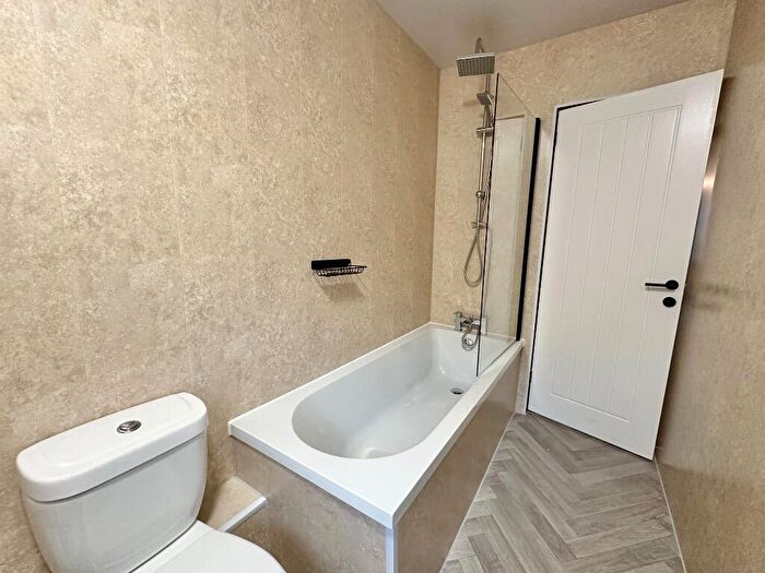 2 Bedroom Flat To Rent In Anstruther Street, Tollcross, Glasgow, G32