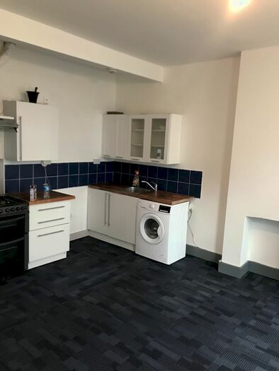 3 Bedroom Flat To Rent In Woolwich Road, London, SE10