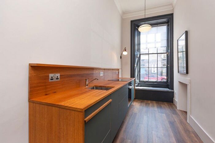 2 Bedroom Flat To Rent In Dundas Street, New Town, Edinburgh, EH3