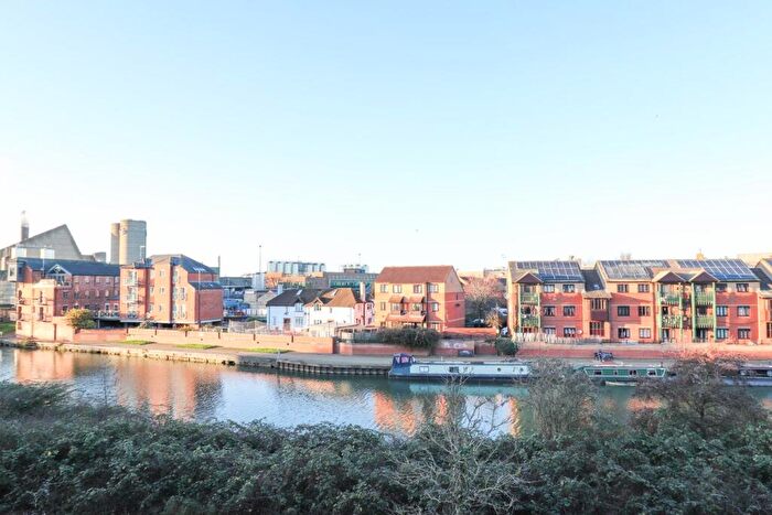 2 Bedroom Apartment To Rent In Smiths Court, Northampton, NN4