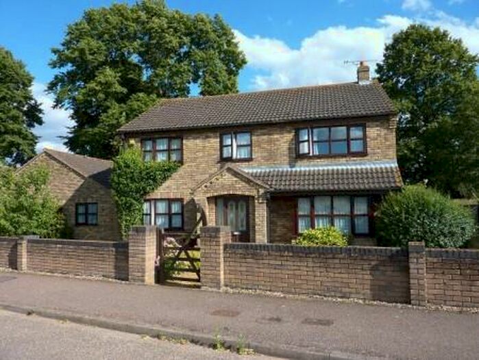 3 Bedroom Detached House To Rent In The Avenue, Brookville, IP26