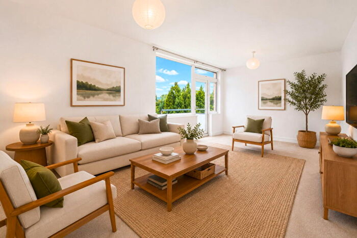 2 Bedroom Apartment For Sale In Lansdown Road, Cheltenham, GL51
