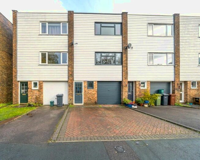 3 Bedroom Terraced House To Rent In Hilgay, Guildford, GU1