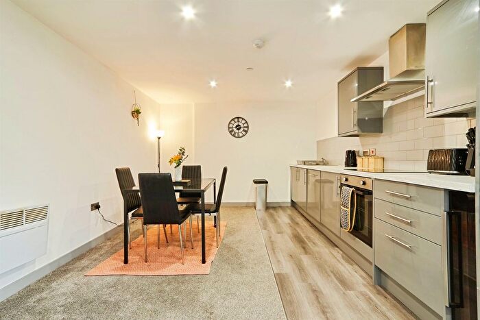 1 Bedroom Flat For Sale In Green Lane, Yeadon, Leeds, LS19