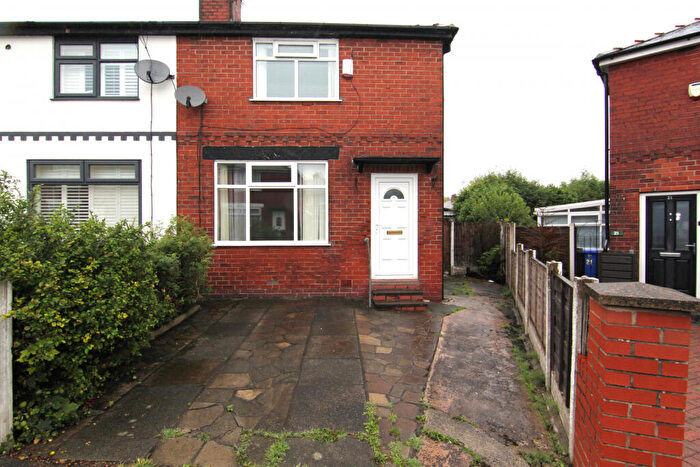 2 Bedroom Semi Detached House To Rent In Albion Drive, Droylsden, Manchester, M43