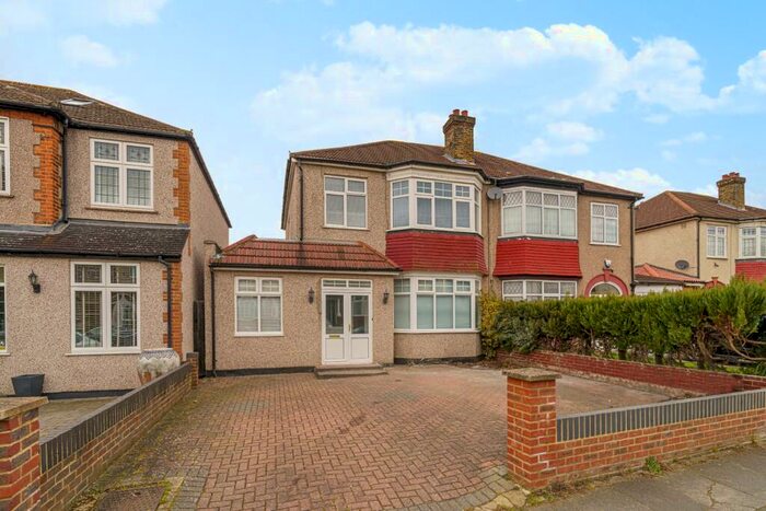 4 Bedroom Semi-Detached House To Rent In Ashgrove Road, Bromley, BR1