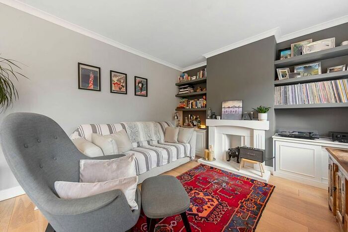3 Bedroom Flat To Rent In Glen Albyn Road, Wimbledon, London, SW19