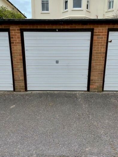 Garage / Parking To Rent In Garage Eaton Gardens, BN3