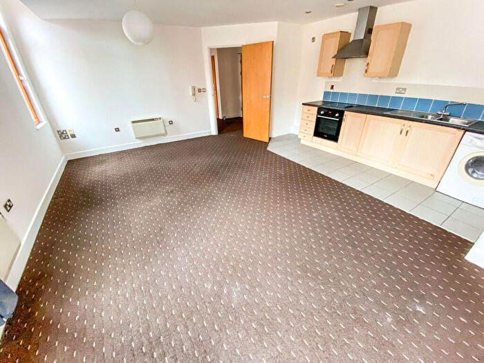 2 Bedroom Apartment To Rent In Chatsworth House, Lever Street, M1