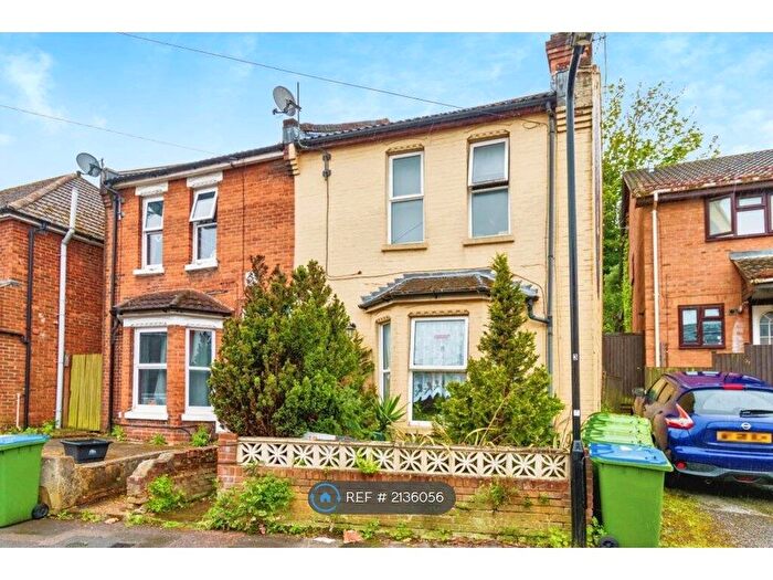 3 Bedroom Semi-Detached House To Rent In Earls Road, Southampton, SO14