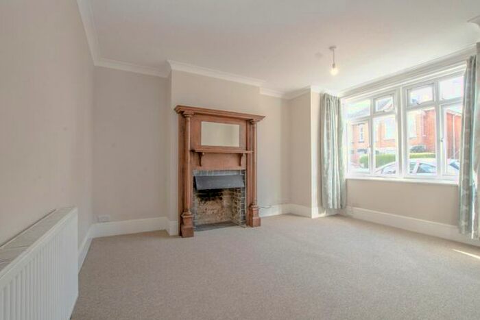 4 Bedroom Semi-Detached House To Rent In Canada Road, Woolston, Southampton, SO19