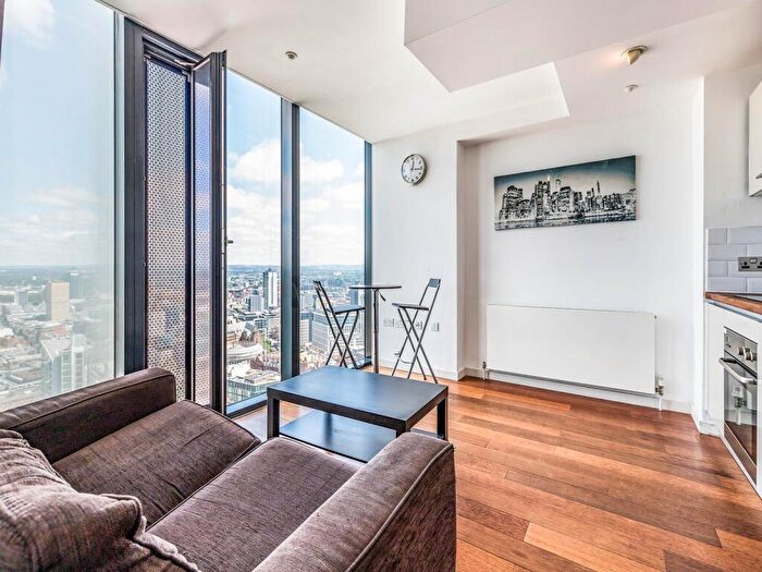 Apartment To Rent In Deansgate, Manchester, Greater Manchester, M3