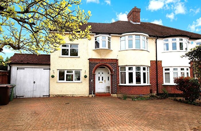 4 Bedroom Semi Detached House For Sale In River Way, Epsom, KT19