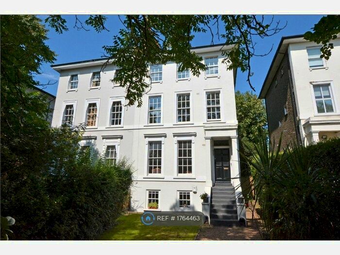2 Bedroom Flat To Rent In Blackheath, London, SE3