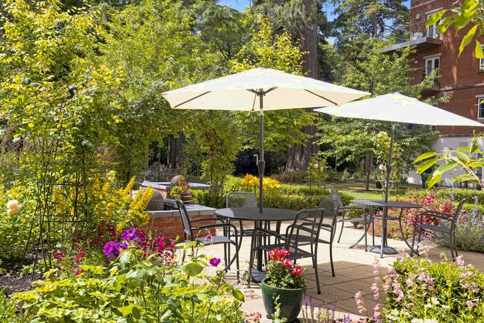 1 Bedroom Flat To Rent In Lynwood Village, Ascot, SL5