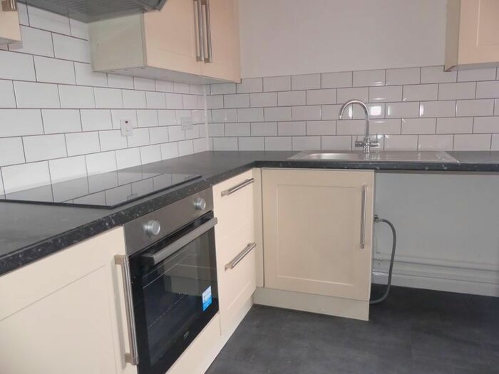 2 Bedroom Flat To Rent In Market Avenue, Ashton-Under-Lyne, OL6