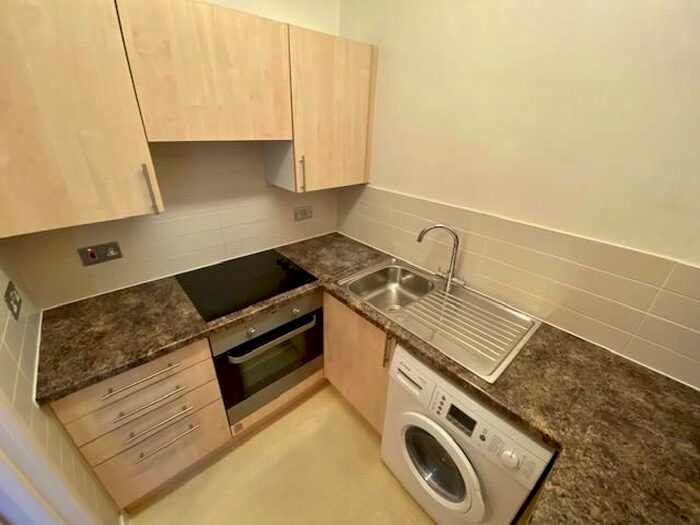 1 Bedroom Studio To Rent In St. Marys Close, Maidenhead, SL6