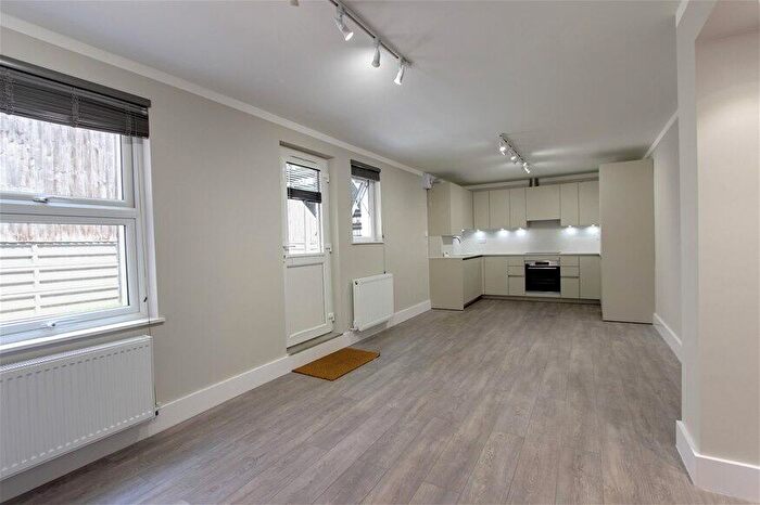 2 Bedroom Flat To Rent In Regents Park Road, Finchley, N3