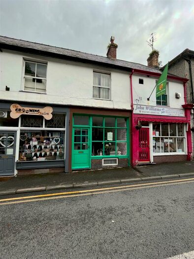 Commercial Property To Rent In Station Road, Llanfairfechan, LL33