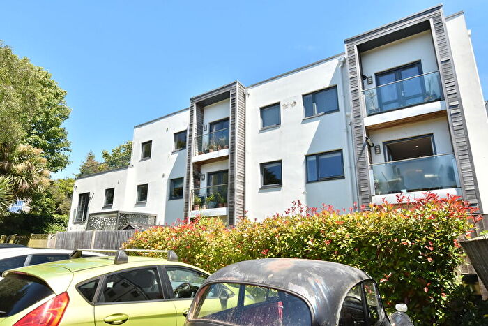 2 Bedroom Apartment To Rent In The Upper Drive, Hove, BN3