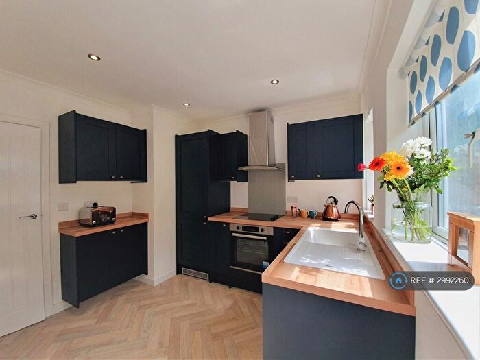 3 Bedroom Terraced House To Rent In Leybourne Drive, Nottingham, NG5