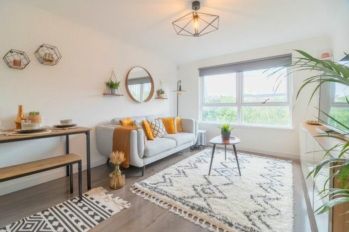 2 Bedroom Flat To Rent In Otago Street, Glasgow, G12