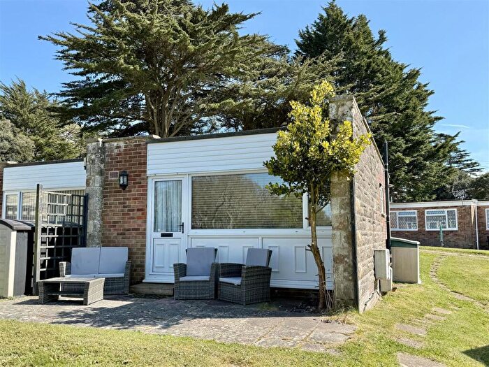 2 Bedroom Semi-Detached Bungalow For Sale In Cockleton Lane, Cowes, PO31