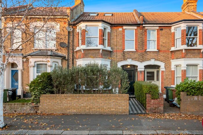 3 Bedroom Terraced House To Rent In Leyspring Road, Leytonstone E11