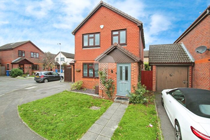 4 Bedroom Detached House To Rent In Holmlea Road, Datchet, SL3