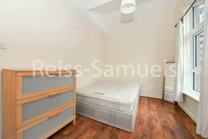 5 Bedroom Town House To Rent In Cyclops Mews, London, E14
