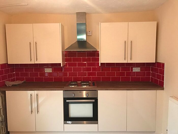 1 Bedroom Flat To Rent In Neath Road, Swansea, SA1