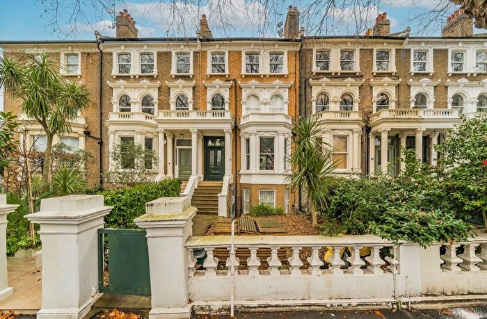 3 Bedroom Flat For Sale In Highbury New Park, Highbury, N5