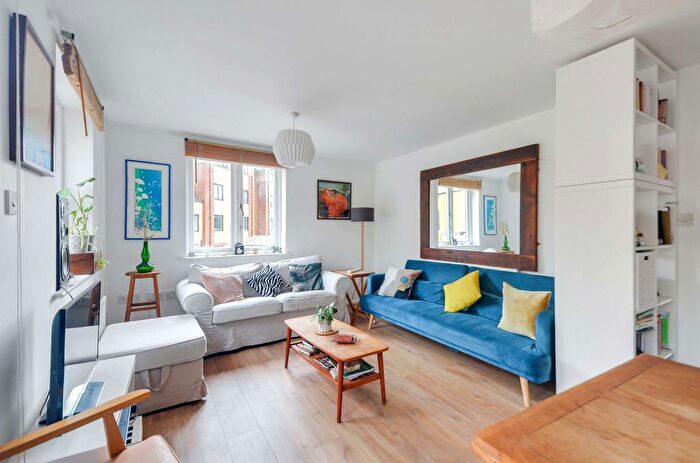 1 Bedroom Flat For Sale In Major Close, London, SW9
